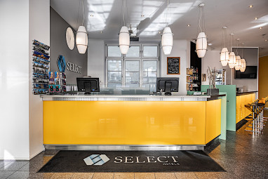 Select Hotel Berlin Checkpoint Charlie: ロビー
