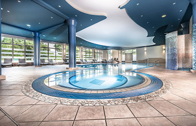 Steigenberger Hotel Treudelberg : 泳池