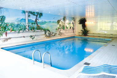 Hotel Schützenhof: 泳池