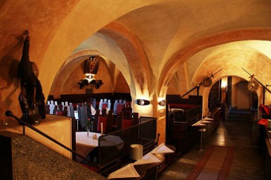 Schlosshotel Neufahrn: Restaurante