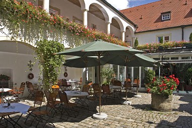 Schlosshotel Neufahrn: Inne