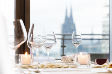 Wasserturm Hotel Cologne – Curio Collection by Hilton™: 餐厅