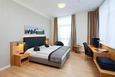 Airporthotel Berlin Adlershof: Room
