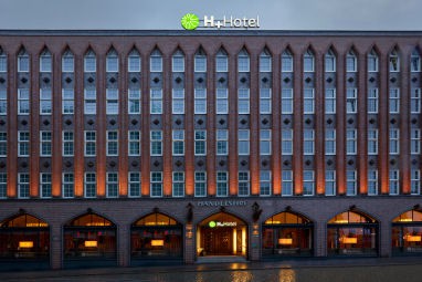 H+ Hotel Lübeck: Dış Görünüm
