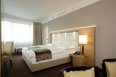 H4 Hotel Berlin Alexanderplatz: Room