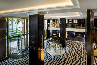 Hilton Vienna Plaza: Lobby