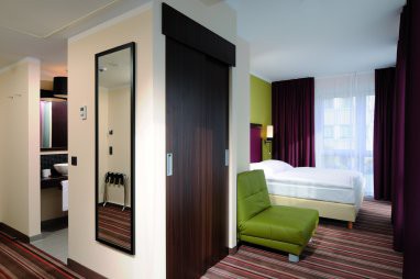 Leonardo Hotel Berlin: Room