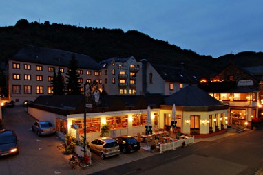 Schloß-Hotel-Petry : Widok z zewnątrz