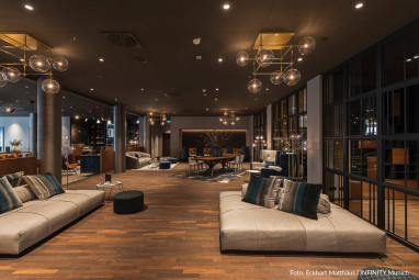 INFINITY Hotel & Conference Resort Munich: Bar/Lounge