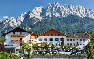 Romantik Alpenhotel Waxenstein: Vue extérieure