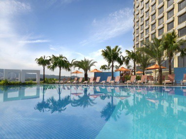 One World Hotel: Pool