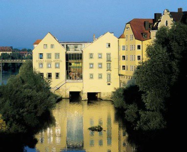 SORAT Insel-Hotel Regensburg: Widok z zewnątrz