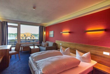 Hotel Schloss Berg : Room
