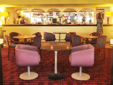 The Legacy Plymouth International Hotel: Bar/salotto