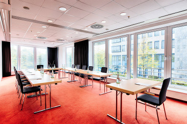 voco Düsseldorf Seestern: Sala de reuniões