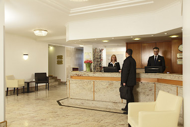H4 Hotel Frankfurt Messe: Lobby