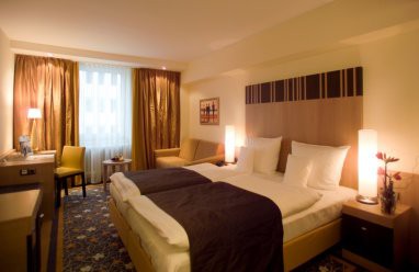 Favored Hotel Domicil: Room