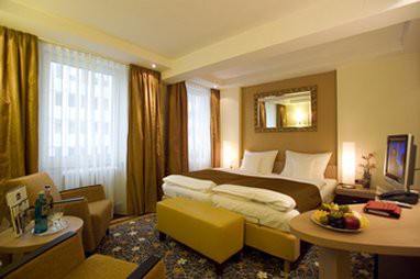 Favored Hotel Domicil: Room