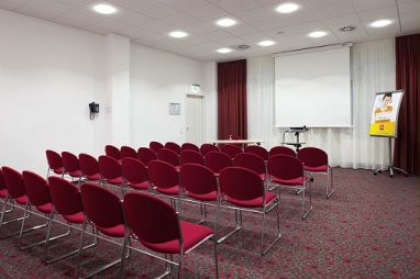 Ibis Karlsruhe City: Sala de conferencia