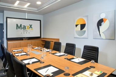 MAXX Hotel Jena: Sala de reuniões