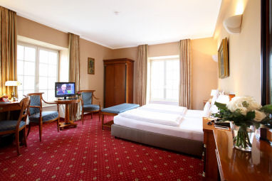 Hotel Schloss Edesheim: Room