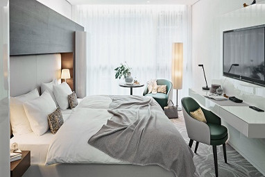SIDE Design Hotel: Room