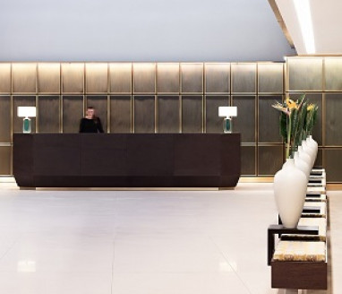SIDE Design Hotel: Lobby