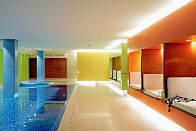 SIDE Design Hotel: Zwembad