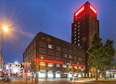 Premier Inn Köln City Mediapark: Vista externa