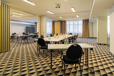 Premier Inn Köln City Mediapark: Sala de reuniões
