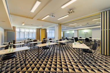 Premier Inn Köln City Mediapark: Sala de reuniões