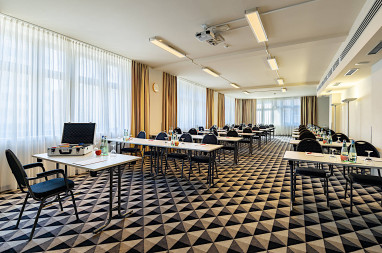 Premier Inn Köln City Mediapark: Sala de conferências