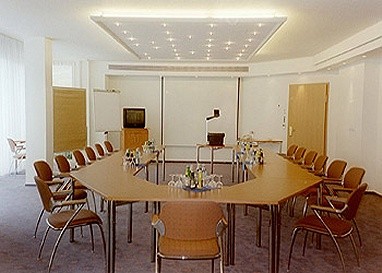 Hotel-Restaurant Haus Leugermann : конференц-зал