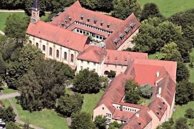 Schmerlenbach - Tagungszentrum des Bistums Würzburg: Vista externa