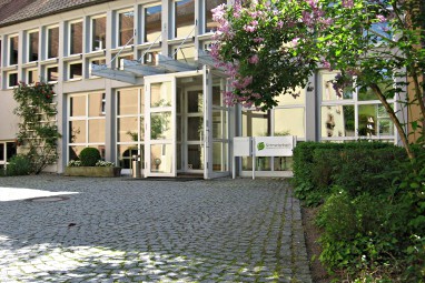 Schmerlenbach - Tagungszentrum des Bistums Würzburg: Vista externa