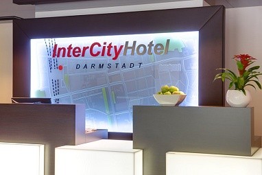 IntercityHotel Darmstadt: Hol recepcyjny
