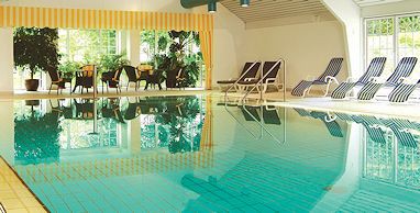 Romantik Hotel Platte: 泳池