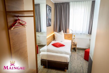 MAINGAU Hotel: Room
