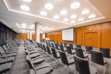 NH Prague City: Sala de reuniões