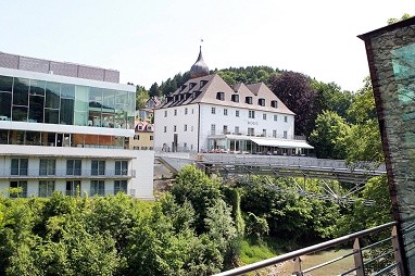 Das Schloss An Der Eisenstrasse: Exterior View