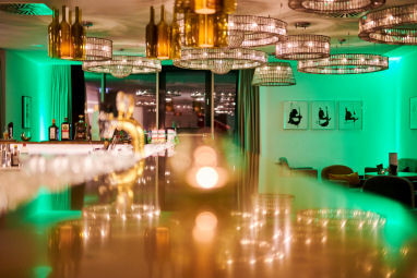 MAXX by Steigenberger Vienna: Bar/Salón
