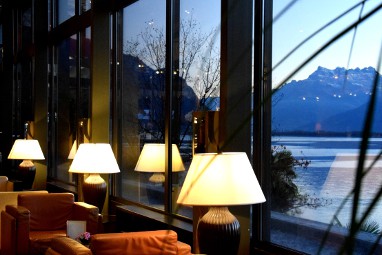 Royal Plaza Montreux & Spa: 레스토랑