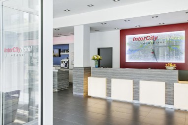 IntercityHotel Ingolstadt: Холл