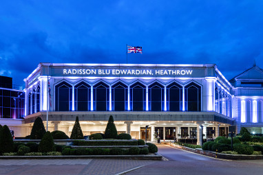 Radisson Blu Edwardian Heathrow Hotel: Вид снаружи