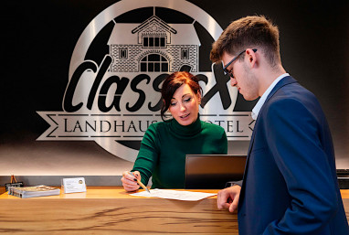 ClassicX Landhaus & Hotel: 로비