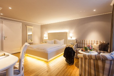 Romantik Hotel zur Sonne: Room