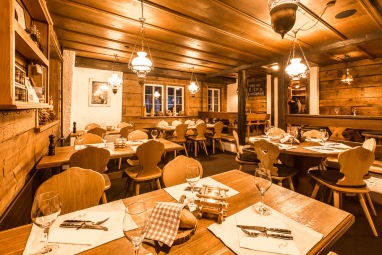 Maiensässhotel Guarda Val: 餐厅