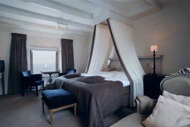 Romantik Hotel Auberge de Campveerse Toren: 客室