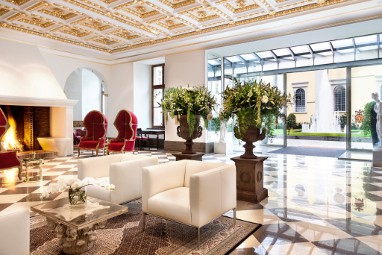 Living Hotel De Medici: Hol recepcyjny