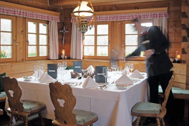 Hotel Traube Tonbach: Ресторан